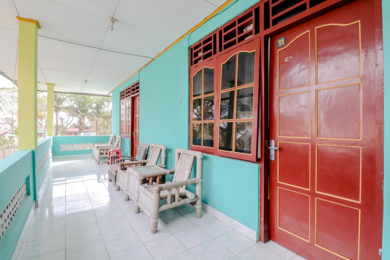 Losmen Parikesit Bantul Bagian luar foto